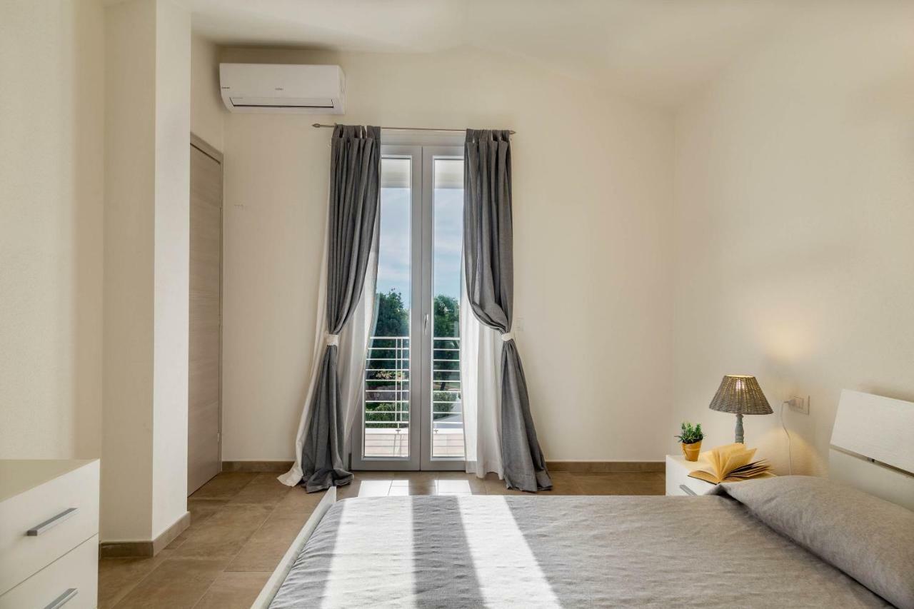 Caneis Apartments San Teodoro  Esterno foto