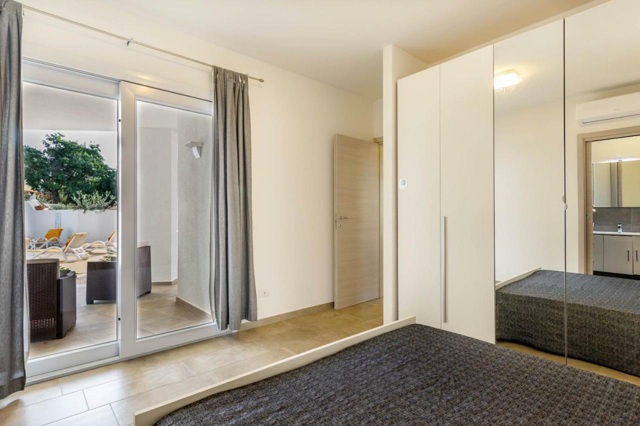 Caneis Apartments San Teodoro  Esterno foto