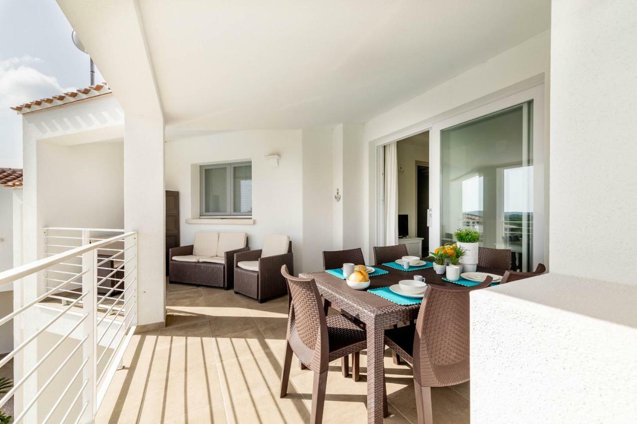 Caneis Apartments San Teodoro  Esterno foto