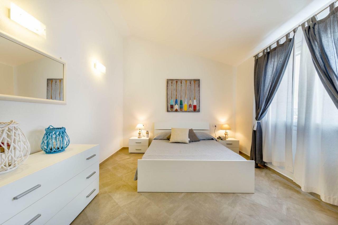 Caneis Apartments San Teodoro  Esterno foto